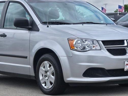 Bright Silver Metallic Clearcoat 2012 Dodge Grand Caravan SE/AVP