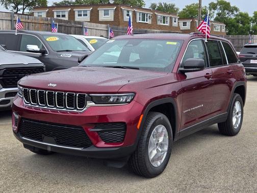 2025 Jeep Grand Cherokee Laredo