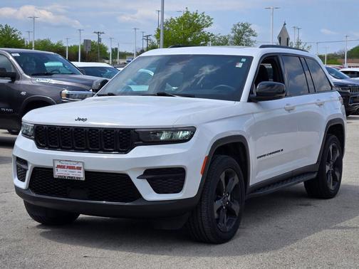 Bright White Clearcoat 2023 Jeep Grand Cherokee Altitude