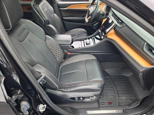 Diamond Black Crystal Pearlcoat 2021 Jeep Grand Cherokee L Summit Reserve