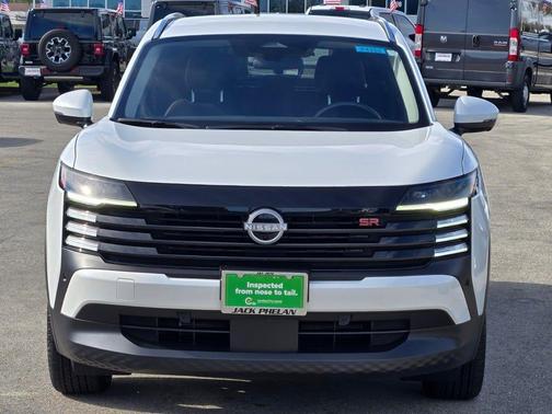 2025 Nissan Kicks SR