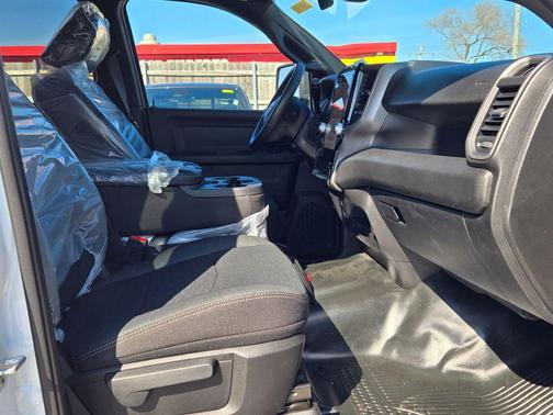 2026 RAM 2500 Tradesman Crew Cab 4x4 8' Box