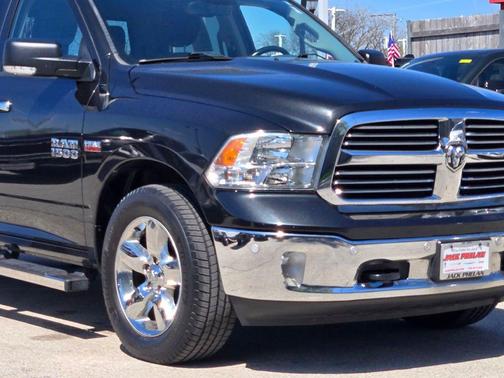 Brilliant Black Crystal Pearlcoat 2016 RAM 1500 Big Horn