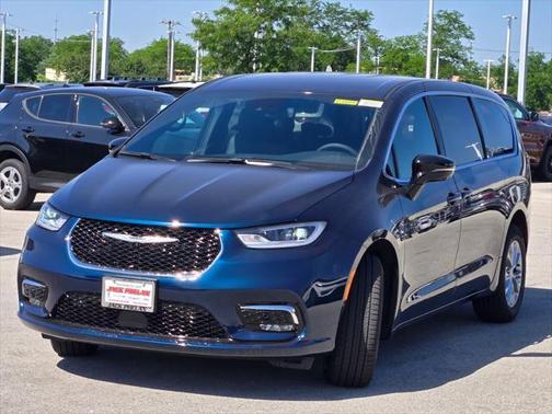 2025 Chrysler Pacifica L