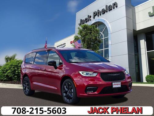 Red Hot Pearlcoat 2026 Chrysler Pacifica L
