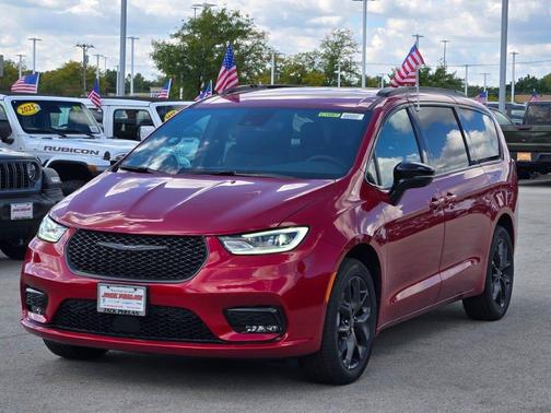 2026 Chrysler Pacifica L