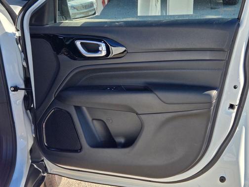 Bright White Clearcoat 2026 Jeep Compass Limited
