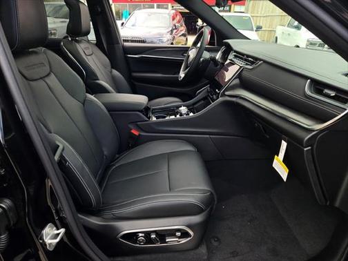 2025 Jeep Grand Cherokee Overland