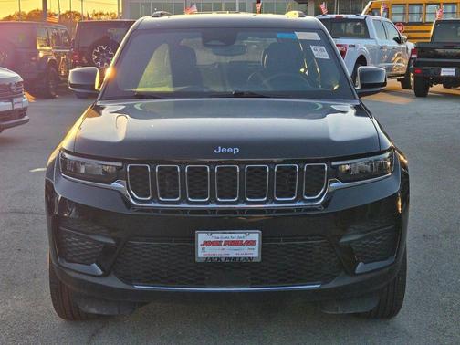 2024 Jeep Grand Cherokee Laredo