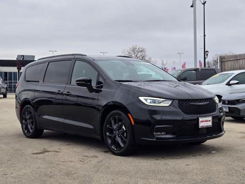 2026 Chrysler Pacifica L