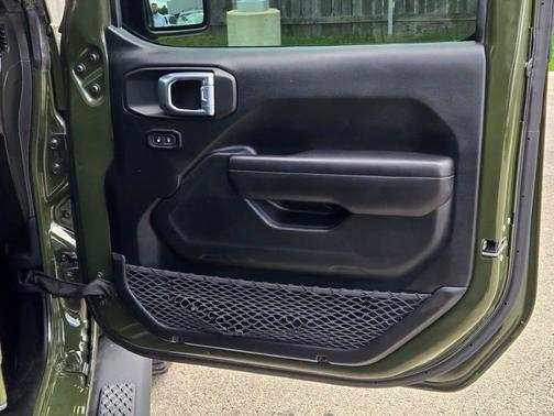 2021 Jeep Gladiator Willys 4x4