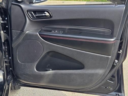 DB Black Crystal Clearcoat 2025 Dodge Durango GT Plus