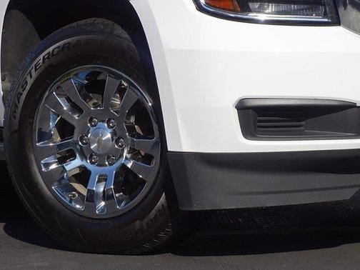 Photo 3 of 43 of 2020 Chevrolet Suburban LT