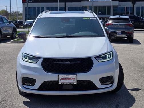 2025 Chrysler Pacifica Hybrid Premium S Appearance Pkg
