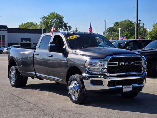 2023 RAM 3500 Tradesman Crew Cab 4x4 8' Box