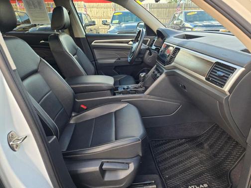 2022 Volkswagen Atlas 3.6L SE w/Technology