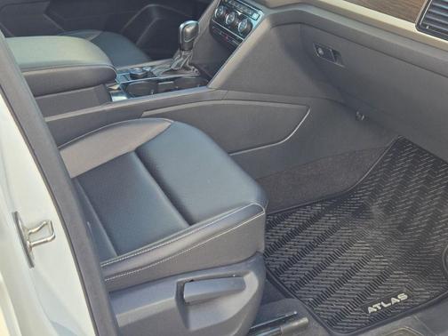 2022 Volkswagen Atlas 3.6L SE w/Technology