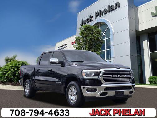 Diamond Black Crystal Pearlcoat 2024 RAM 1500 Laramie