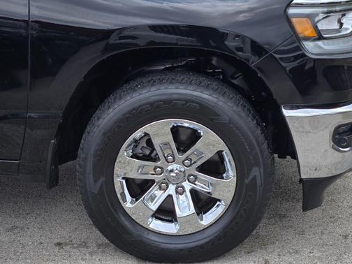 Diamond Black Crystal Pearlcoat 2024 RAM 1500 Laramie