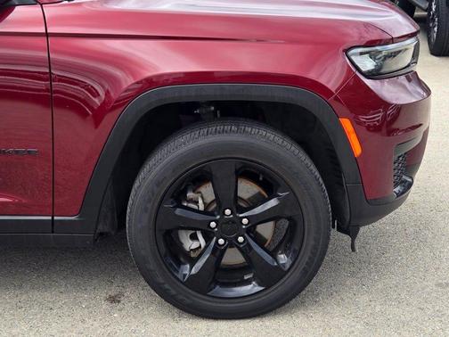 Velvet Red Pearlcoat 2023 Jeep Grand Cherokee L Altitude