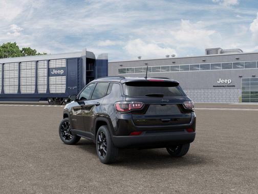 Diamond Black Crystal Pearlcoat 2026 Jeep Compass Latitude