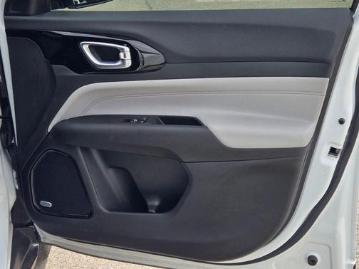 Bright White Clearcoat 2026 Jeep Compass Limited