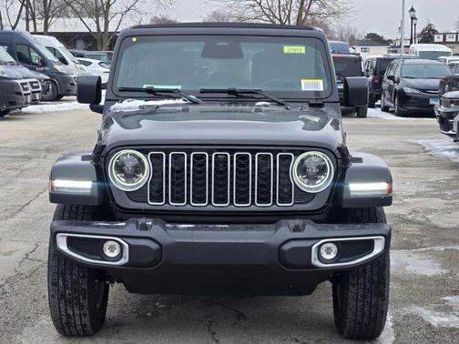 2026 Jeep Wrangler 4-Door Sahara 4x4