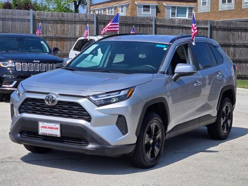 2022 Toyota RAV4 XLE