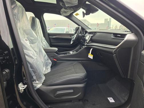 2026 Jeep Grand Cherokee Altitude