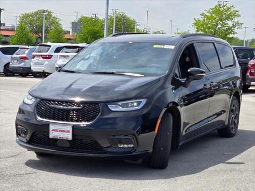 2025 Chrysler Pacifica Hybrid Premium S Appearance Pkg