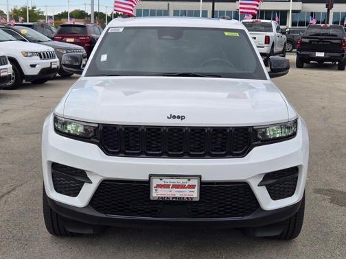 2025 Jeep Grand Cherokee Altitude