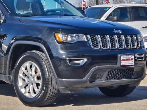 2022 Jeep Grand Cherokee Laredo
