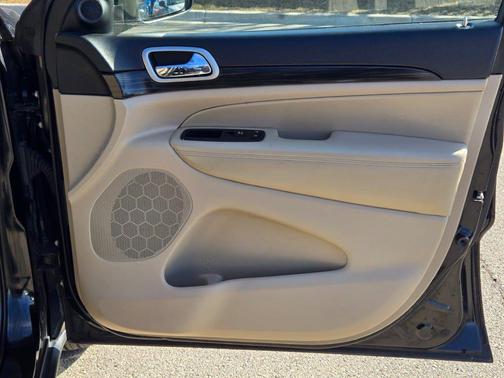 2022 Jeep Grand Cherokee Laredo