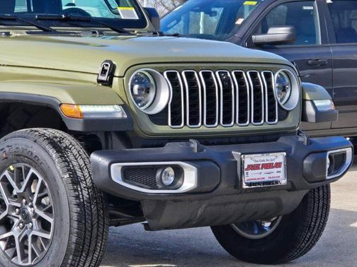 2026 Jeep Wrangler 4-Door Sahara 4x4