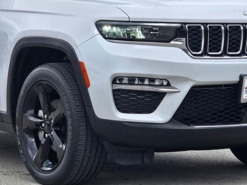 Bright White Clearcoat 2023 Jeep Grand Cherokee Limited