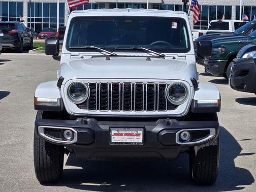 Bright White Clearcoat 2025 Jeep Wrangler 4-Door Sahara 4x4