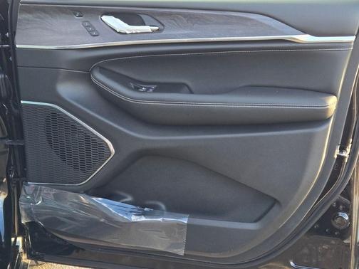 2025 Jeep Grand Cherokee L Overland