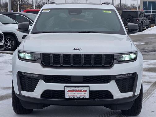Bright White Clearcoat 2026 Jeep Grand Cherokee Limited