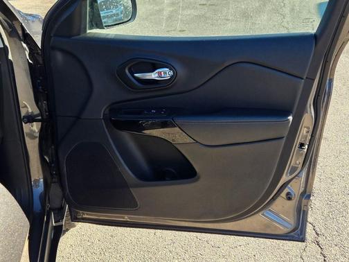 2023 Jeep Cherokee Altitude