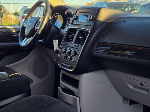 2016 Dodge Grand Caravan AVP/SE