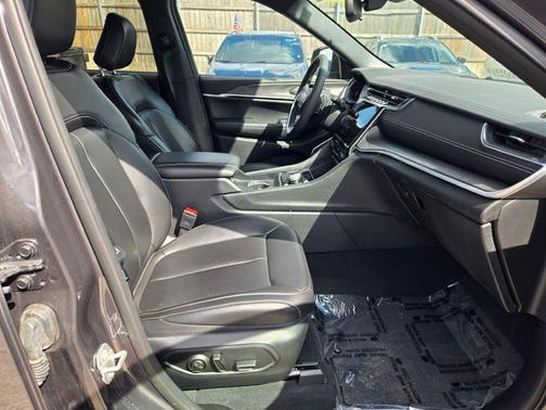 Baltic Gray Metallic Clearcoat 2024 Jeep Grand Cherokee Limited