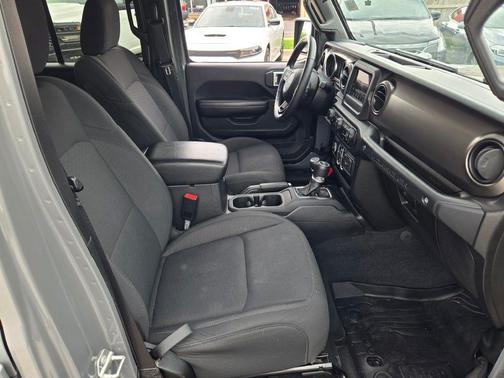 Granite Crystal Metallic Clearcoat 2019 Jeep Wrangler Unlimited Sport