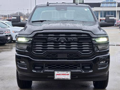 2025 RAM 2500 Big Horn Crew Cab 4x4 8' Box