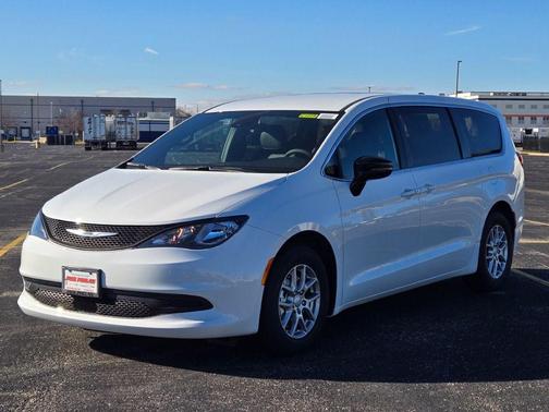 2026 Chrysler Voyager LX