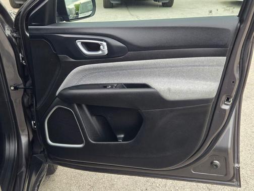 Baltic Gray Metallic Clearcoat 2024 Jeep Compass Latitude