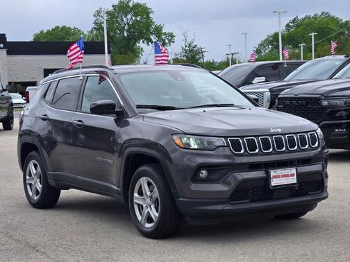 Baltic Gray Metallic Clearcoat 2024 Jeep Compass Latitude