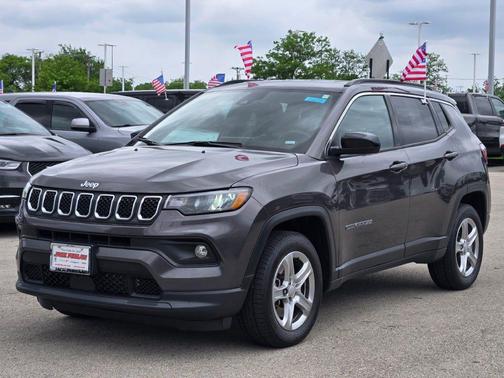 Baltic Gray Metallic Clearcoat 2024 Jeep Compass Latitude