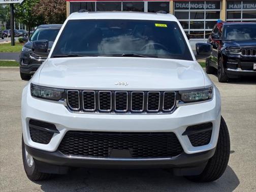 2025 Jeep Grand Cherokee Laredo