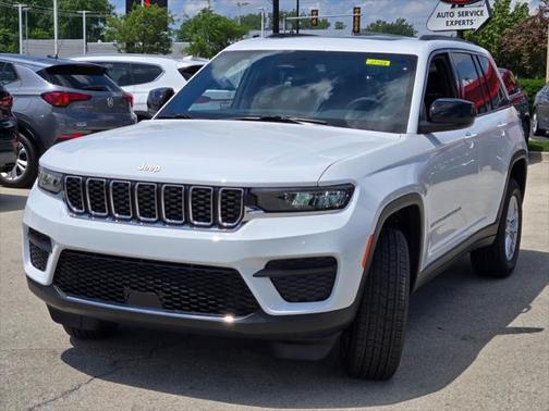 2025 Jeep Grand Cherokee Laredo
