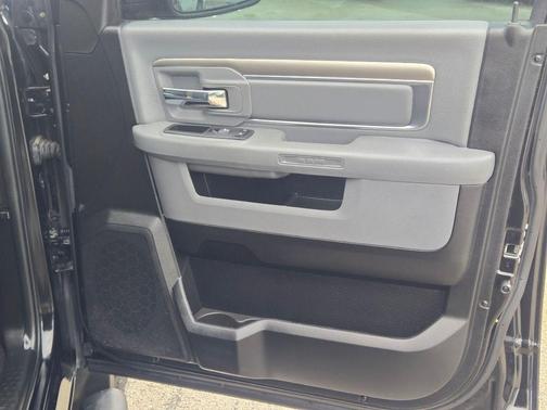 2020 RAM 1500 Classic SLT